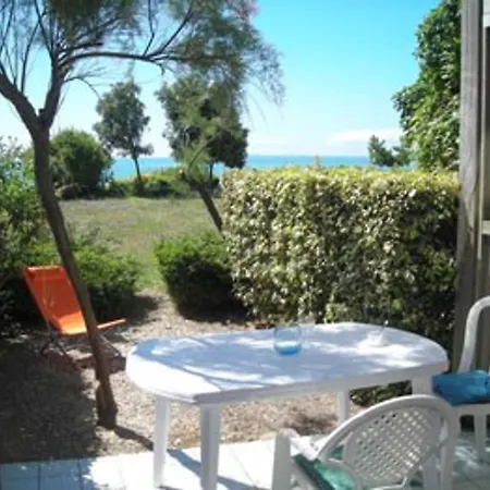Meuble 4 Pers. Avec Terrasse Et Parking A - Fr-1-825-9 * La Rochelle